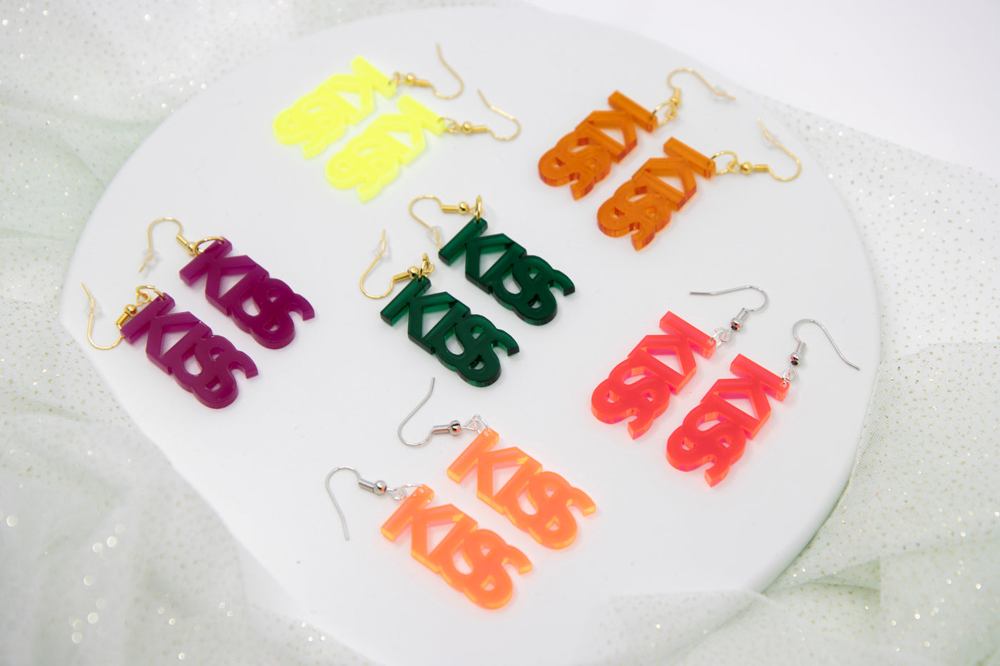 Worddrops KISS  – Statement Text Ohrringe aus Acrylglas