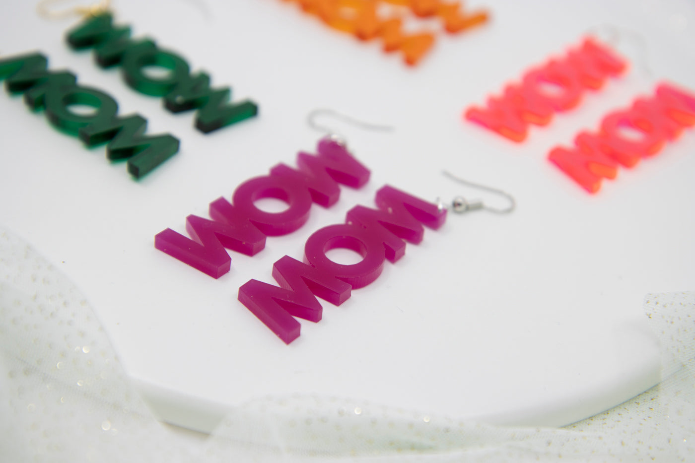 Worddrops MOM WOW  – Statement text Ohrringe aus Acrylglas