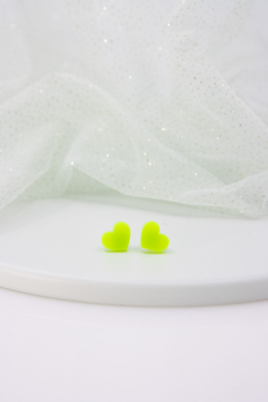 Mini Herz Ohrstecker aus Acrylglas – Leuchtendes Design mit Neon-Effekt